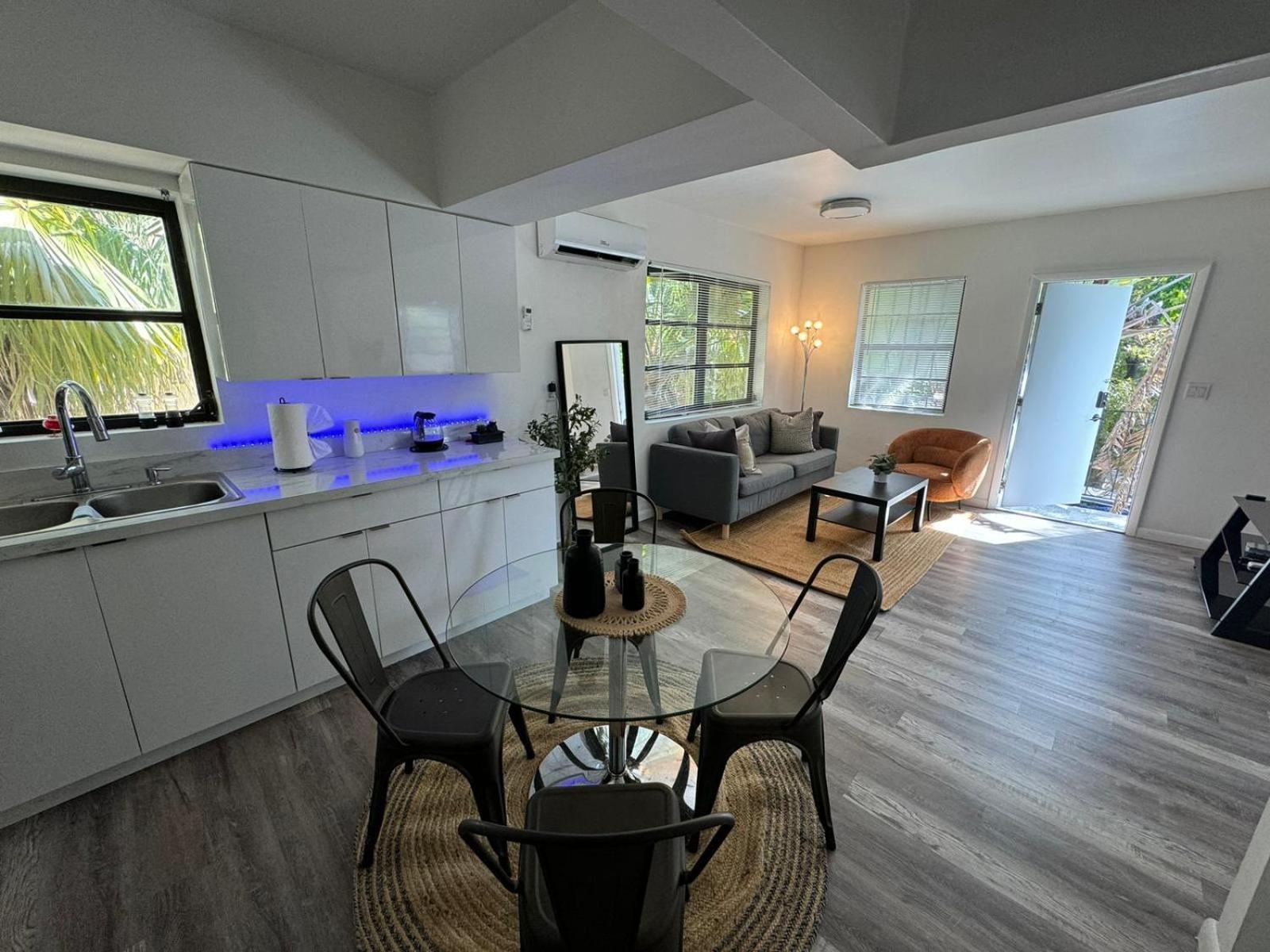 Fully Equipped Apartments With Parking Near Cocowalk Miami Exterior foto