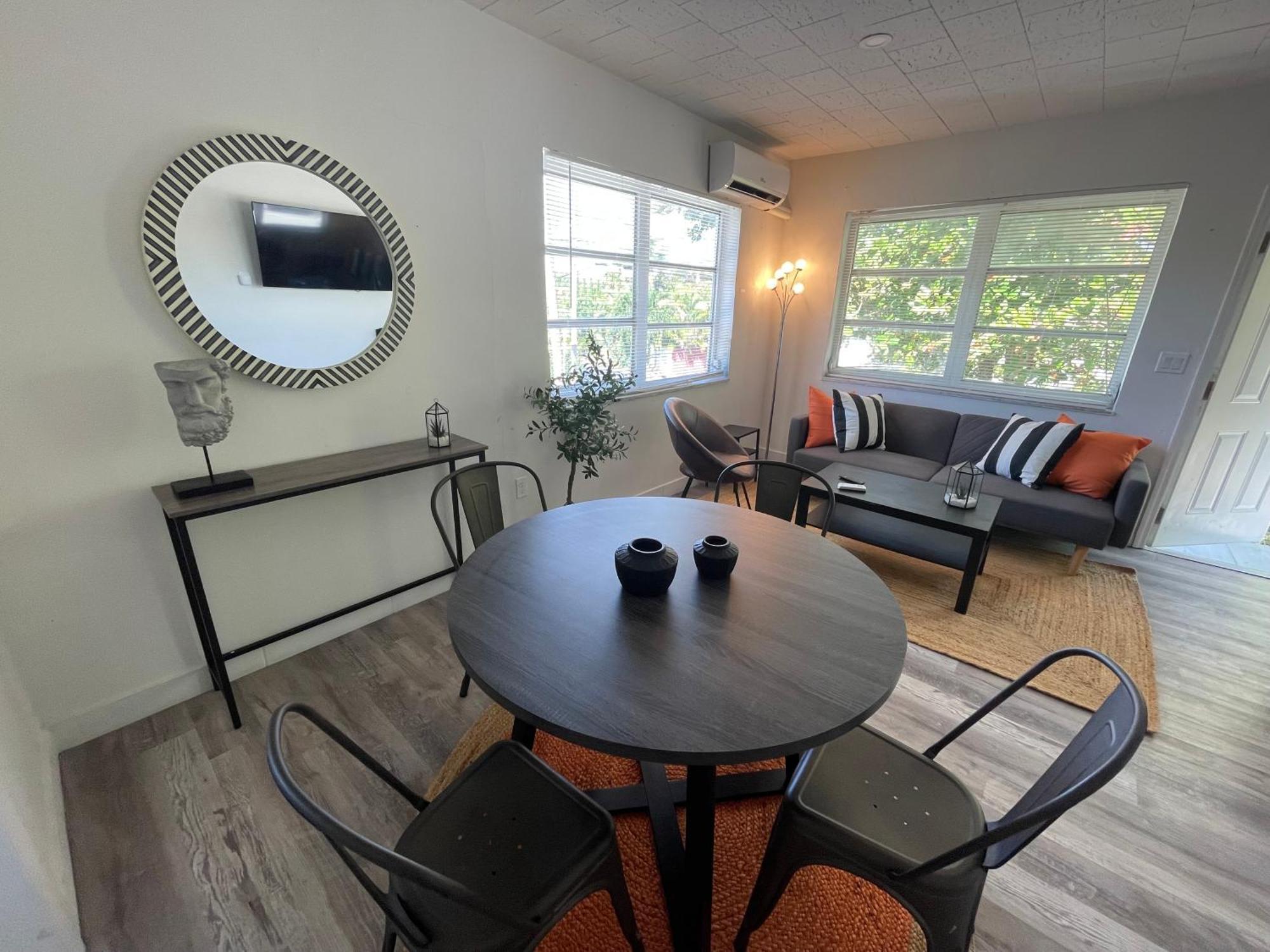Fully Equipped Apartments With Parking Near Cocowalk Miami Exterior foto