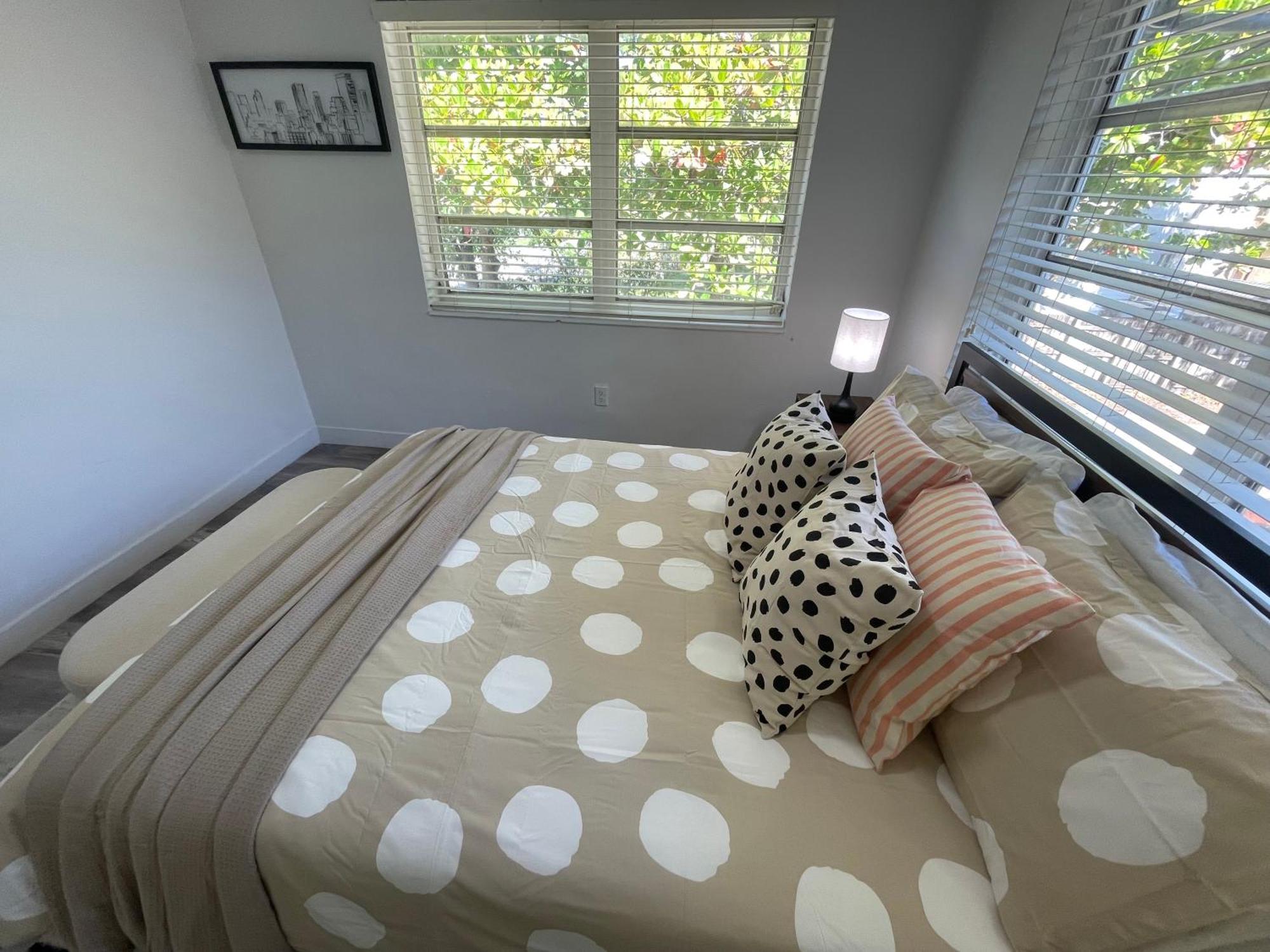 Fully Equipped Apartments With Parking Near Cocowalk Miami Exterior foto
